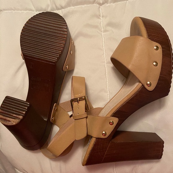 Bone colored heels - Picture 4 of 4